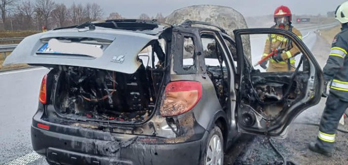 Artykuł: Na drodze pod Olsztynem zapaliło się auto [ZDJĘCIA]