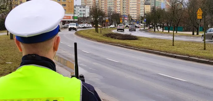 Przejścia dla pieszych w Olsztynie pod okiem policji. Wpadł kierowca cadillaca