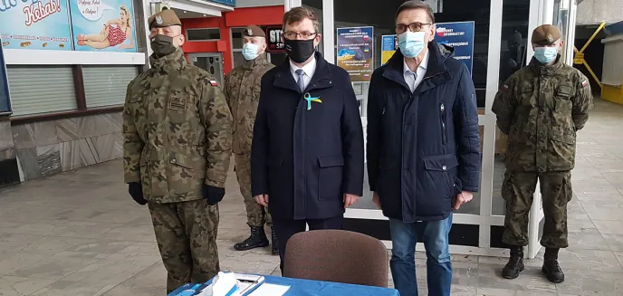 Na Dworcu Głównym w Olsztynie uruchomiono punkt informacyjny dla obywateli Ukrainy [ZDJĘCIA]