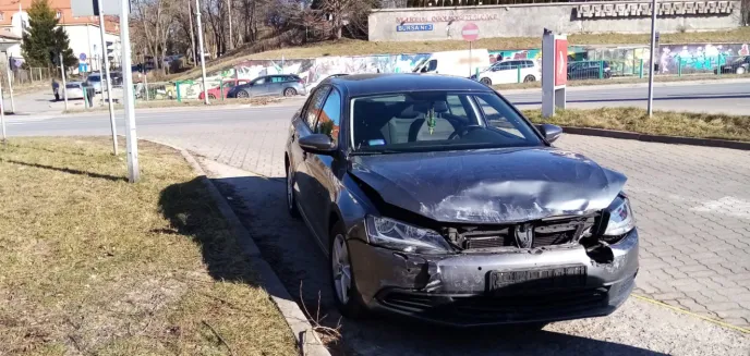 Wypadek na ul. Pstrowskiego w Olsztynie. Zderzyły się trzy auta