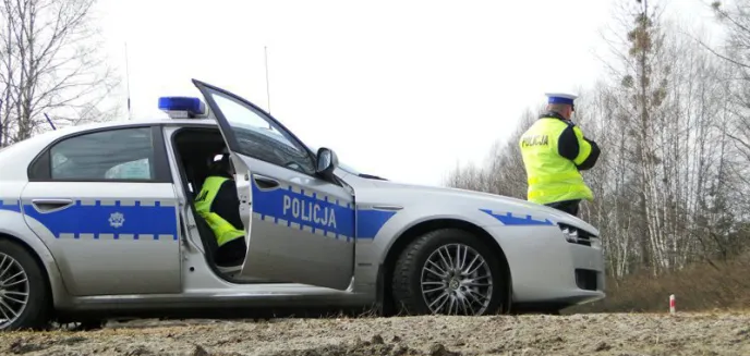 32-letni kierowca audi wyprzedził na pasach inne auto. Może zapłacić 30 tys. zł