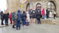 W środę pod Urzędem Miasta w Olsztynie ustawiła się kolejka uchodźców, którzy chcą otrzymać numer PESEL
