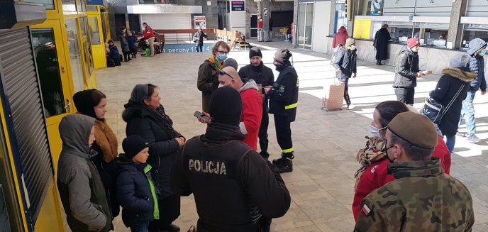 Artykuł: Policjanci z Olsztyna jednak pomagają uchodźcom z Ukrainy?