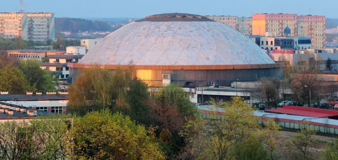 Wykonawca przebudowy Uranii ma kłopoty. Ukraińcy pojechali walczyć za swój kraj