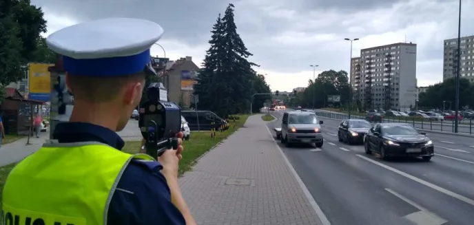 Policjanci z Olsztyna zatrzymali dwóch piratów drogowych. Kierowca bmw ''zaszalał'' na al. Warszawskiej