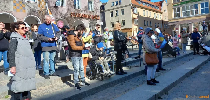 ''Oda do radości'' także w języku ukraińskim rozbrzmiała na olsztyńskiej starówce [ZDJĘCIA, WIDEO]