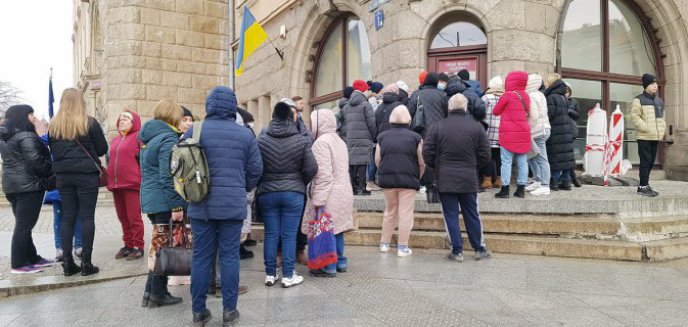 Artykuł: 800 szczęśliwców. Ukraińcy muszą czekać w Olsztynie ponad 2 tygodnie na nadanie numeru PESEL
