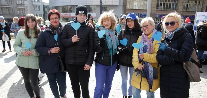 ''Happening niebieskich serc'' w centrum Olsztyna [ZDJĘCIA]