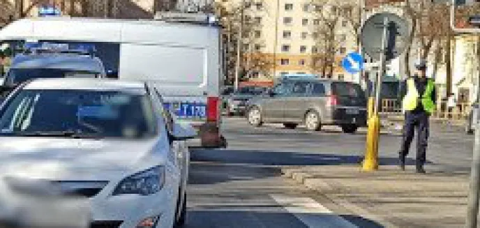 O poranku dwa zdarzenia drogowe na tym samym skrzyżowaniu w Olsztynie