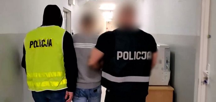 49-letni olsztynianin trzymał w lodówce narkotyki. Wizyta policjantów bardzo go zaskoczyła [WIDEO]