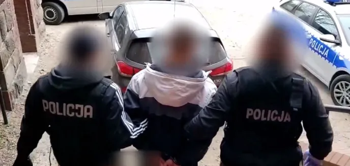 Dwaj recydywiści włamali się do 60 garaży w Olsztynie. Straty oszacowano na 165 tys. zł [WIDEO]