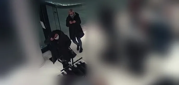 Dwie kobiety zrobiły coś odrażającego w galerii handlowej w Olsztynie [WIDEO]