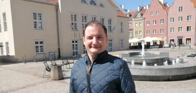 [WYWIAD] Adam Przybylski, społecznik z niepełnosprawnością: ‘’Niepełnosprawni, którzy nie znajdą pracy, muszą przeżyć za nieco ponad 1400 zł’’