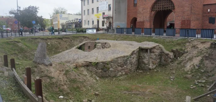 Czy w końcu zagospodarują dziurę pod Wysoką Bramą? Miasto czeka na wyniki konkursu