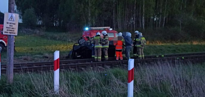 Gmina Jonkowo. Pociąg relacji Olsztyn-Elbląg zderzył się z samochodem