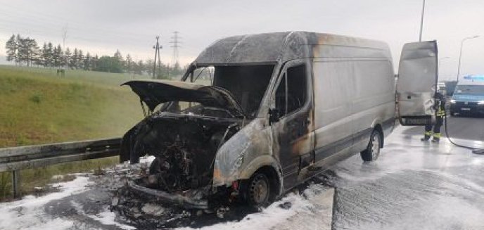 Artykuł: Na obwodnicy Olsztyna spłonął samochód dostawczy [ZDJĘCIA]