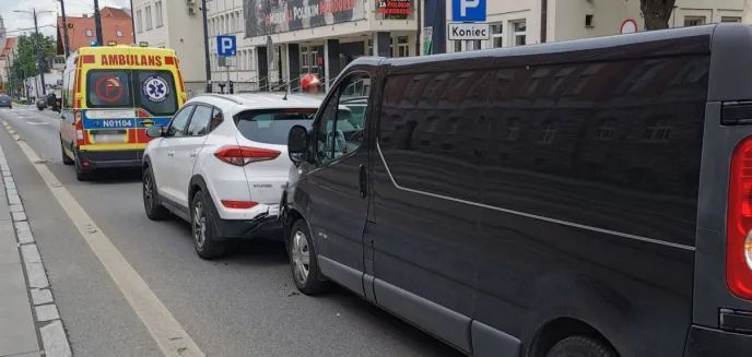Na al. Piłsudskiego w Olsztynie zderzyły się trzy samochody