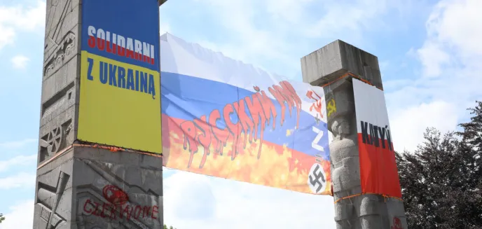 Na ''szubienicach'' zawieszono kolejny antyrosyjski banner
