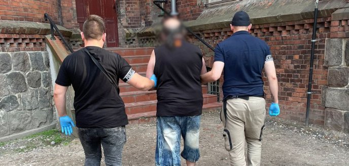 Artykuł: ''Odbierak'' zatrzymany. Fałszywy policjant wyłudził od poszkodowanych 39 tys. zł [WIDEO]