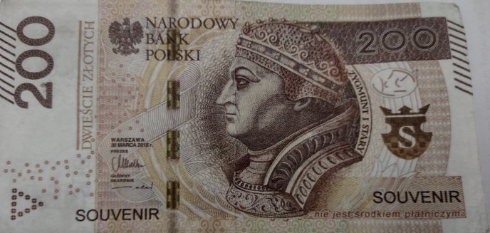 Artykuł: 22-latek z Olsztyna płacił za zakupy banknotem z napisem... "souvenir"
