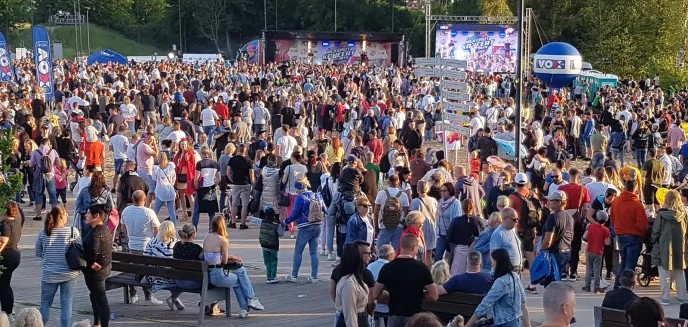 Tłumy na koncercie disco-polo w Olsztynie [ZDJĘCIA, WIDEO]