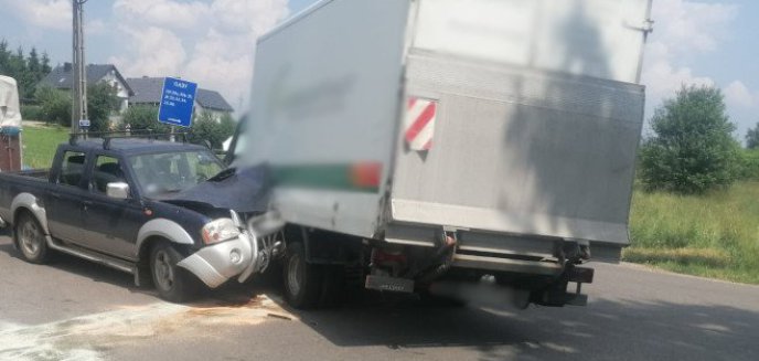 Artykuł: Gmina Dywity. Na jedynym skrzyżowaniu w Gadach zderzyły się dwa pojazdy