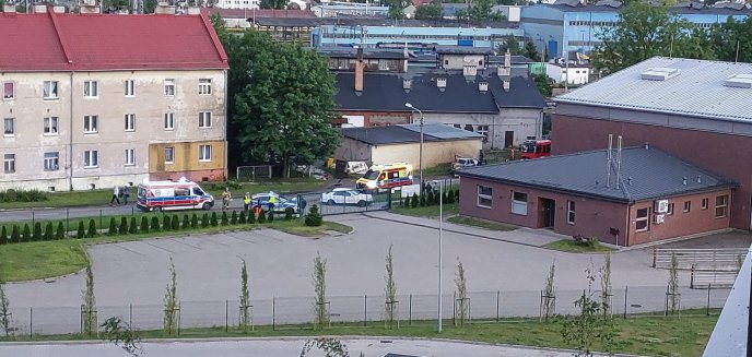 Artykuł: Kierowca porsche uderzył w zaparkowane auto na ul. Zientary-Malewskiej i uciekł z miejsca zdarzenia