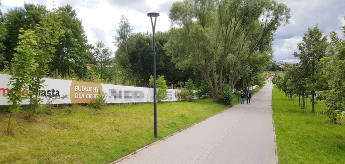 Mieszkańcom przy ul. Dolnej na Jarotach przeszkadza wysokość planowanych bloków mieszkalnych. Co na to miasto? [AKTUALIZACJA]