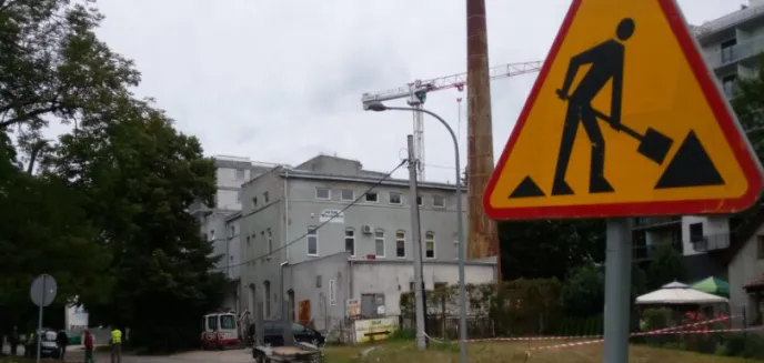 Osiedle Wojska Polskiego. Pracowali w pasie drogowym bez zgody zarządcy