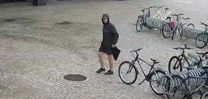 Wyglądał na chłopaka z dobrego domu. Teraz cały Olsztyn dowie się, co zrobił [WIDEO]