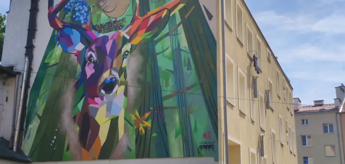 Na budynku przy ul. Mazurskiej w Olsztynie powstał wyjątkowy mural. Użyto w nim aż 180 różnych odcieni