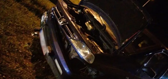 Na drodze S7 pod Ostródą w poprzek stało auto. Uczestnikom kolizji pomogli policjanci z Olsztyna [ZDJĘCIA]