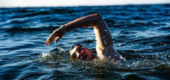 Artykuł: Pływanie. Niesamowity wyczyn byłego zawodnika Medyka Giżycko i Kormorana Olsztyn