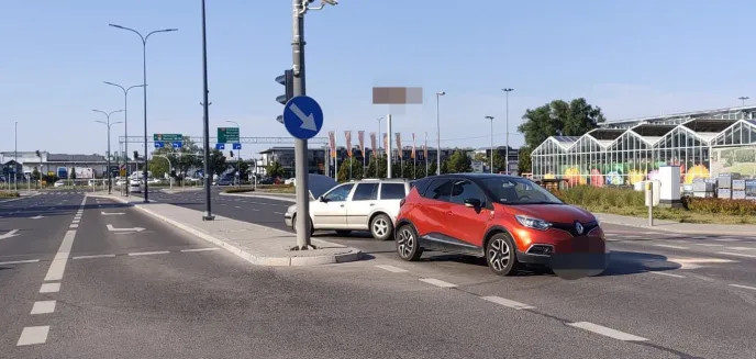56-latek za nic miał czerwone światło. Spowodował wypadek przy OBI