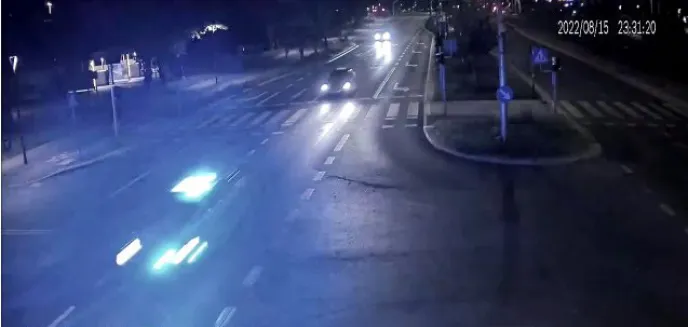 Olsztyńscy policjanci eskortowali 21-latkę do szpitala [WIDEO]