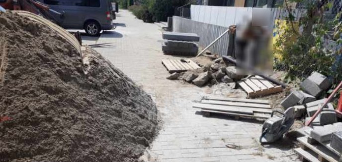 Materiały budowlane blokowały chodniki na olsztyńskich ulicach. Posypały się mandaty