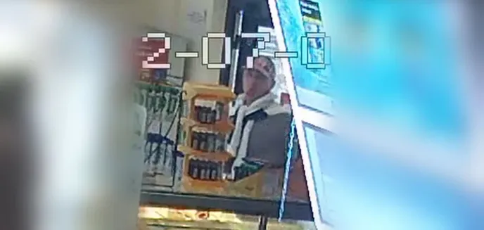 Chciał zaoszczędzić pieniądze? Pewien mężczyzna ukradł w jednym ze sklepów w Olsztynie... 100 zapalniczek [WIDEO]