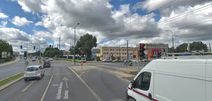 Stłuczka na al. Sikorskiego w Olsztynie. 31-latek był kompletnie pijany
