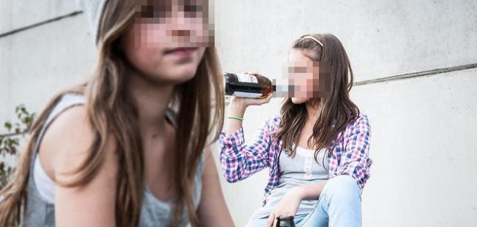 16-latki celebrowały z alkoholem nowy rok szkolny tuż pod oknami Straży Miejskiej