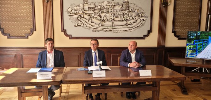 Artykuł: Podpisano umowę na modernizację wiaduktu w Tracku. Koszt inwestycji to 8,5 mln zł