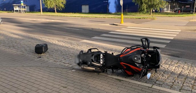Kierowca auta marki Peugeot chciał zawrócić i uderzył w motocyklistę na ul. Lubelskiej w Olsztynie