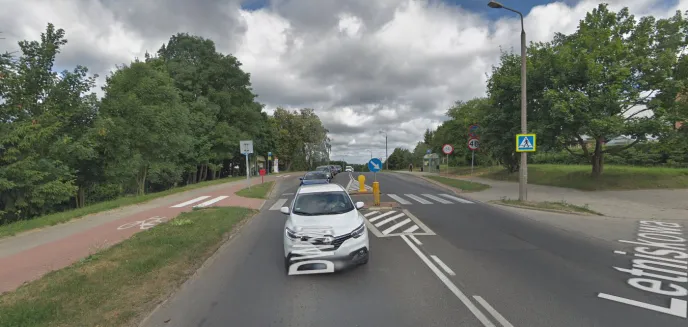 Kolizja na ul. Bałtyckiej w Olsztynie. Poszkodowana 37-letnia piesza
