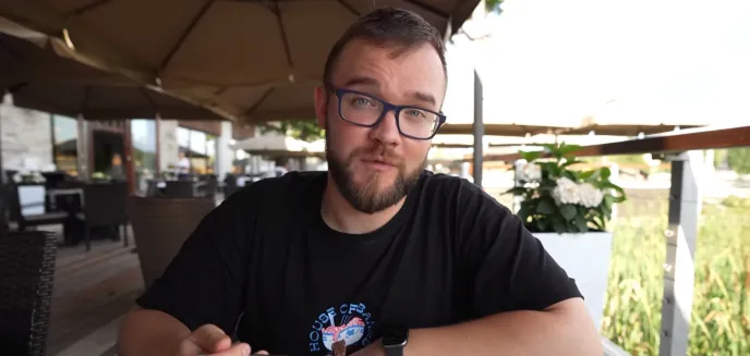 Najdroższy w Polsce sernik kupisz w Olsztynie. Znany youtuber odwiedził stolicę Warmii i Mazur [WIDEO]