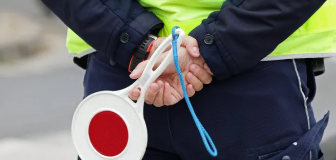 24-latek w audi na ulicy Towarowej popełnił trzy wykroczenia i uzbierał 32 punkty karne