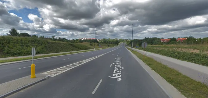 27-latek w citroenie pędził po osiedlu Generałów ''ile fabryka dała''. Teraz musi zapłacić 1,5 tys. zł