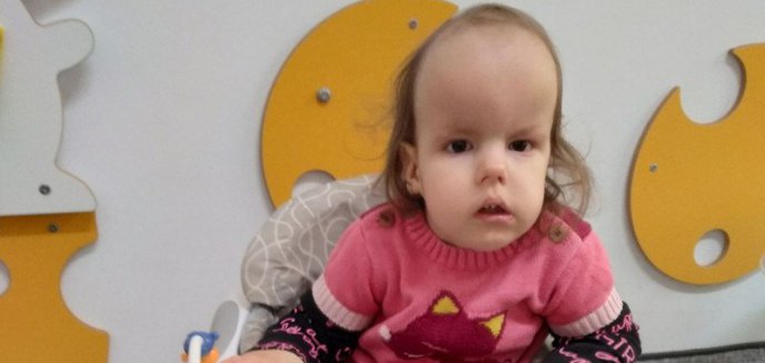 Artykuł: 3-letnia Waleria z Olsztyna cierpi na rzadką chorobę genetyczną. Potrzebne są pieniądze na sprzęt do rehabilitacji