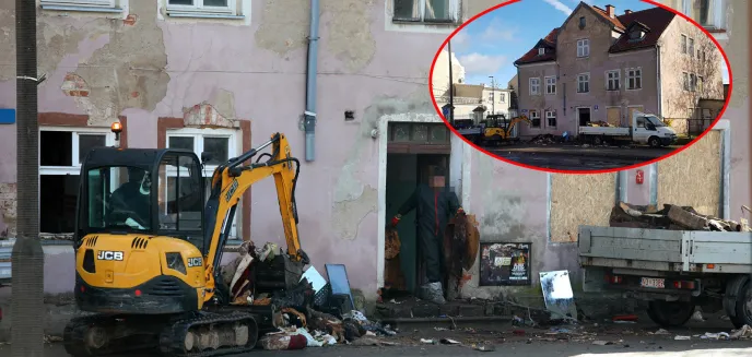 Przez wiele lat mieszkali tam m.in. Romowie. Teraz budynek przy Knosały idzie na sprzedaż [ZDJĘCIA]