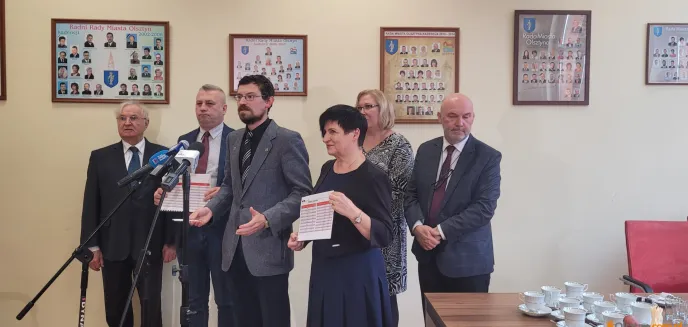 Konferencja radnych Prawa i Sprawiedliwości. ''Panie prezydencie, gdzie są te pieniądze?''