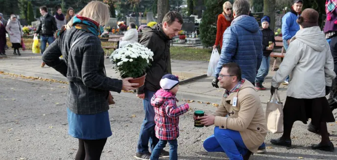 Wiadomo, ile pieniędzy uzbierano podczas tegorocznej kwesty 1-listopadowej