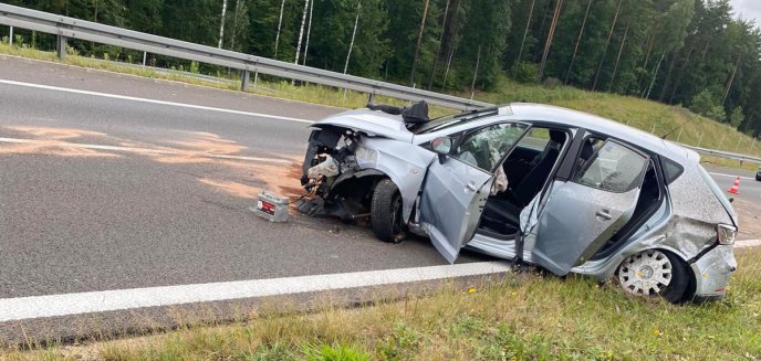 Artykuł: Sprawca kolizji na S7, 33-letni kierowca volkswagena, z zarzutami. Policjanci: ''Dotarcie do dowodów nie było łatwe''